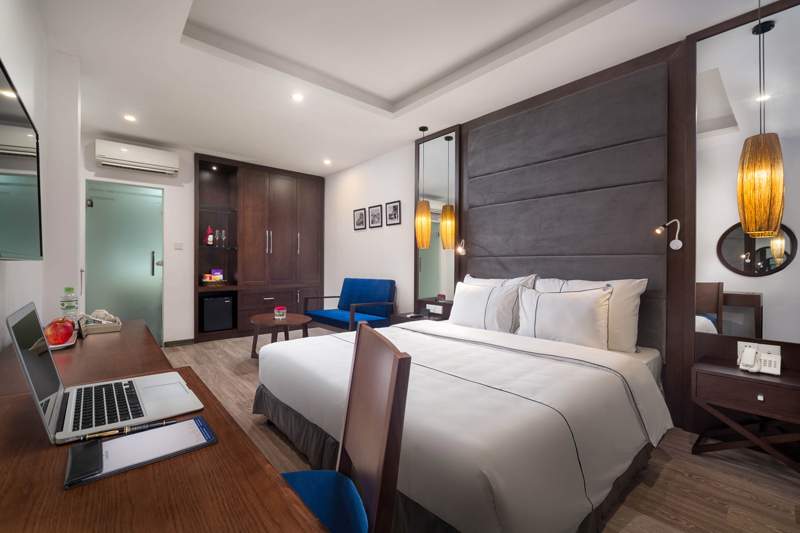 Junior Suite — Bonsella Hotel Hanoi
